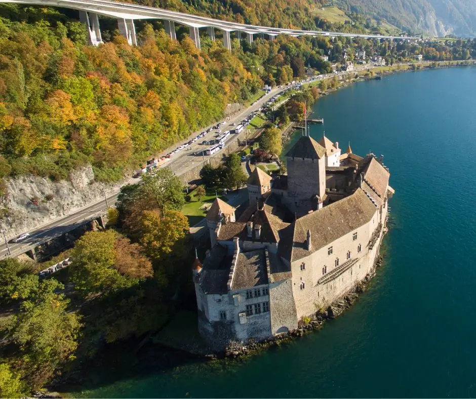 Course d'école au Musée Fort de Chillon : château et fort, une ...